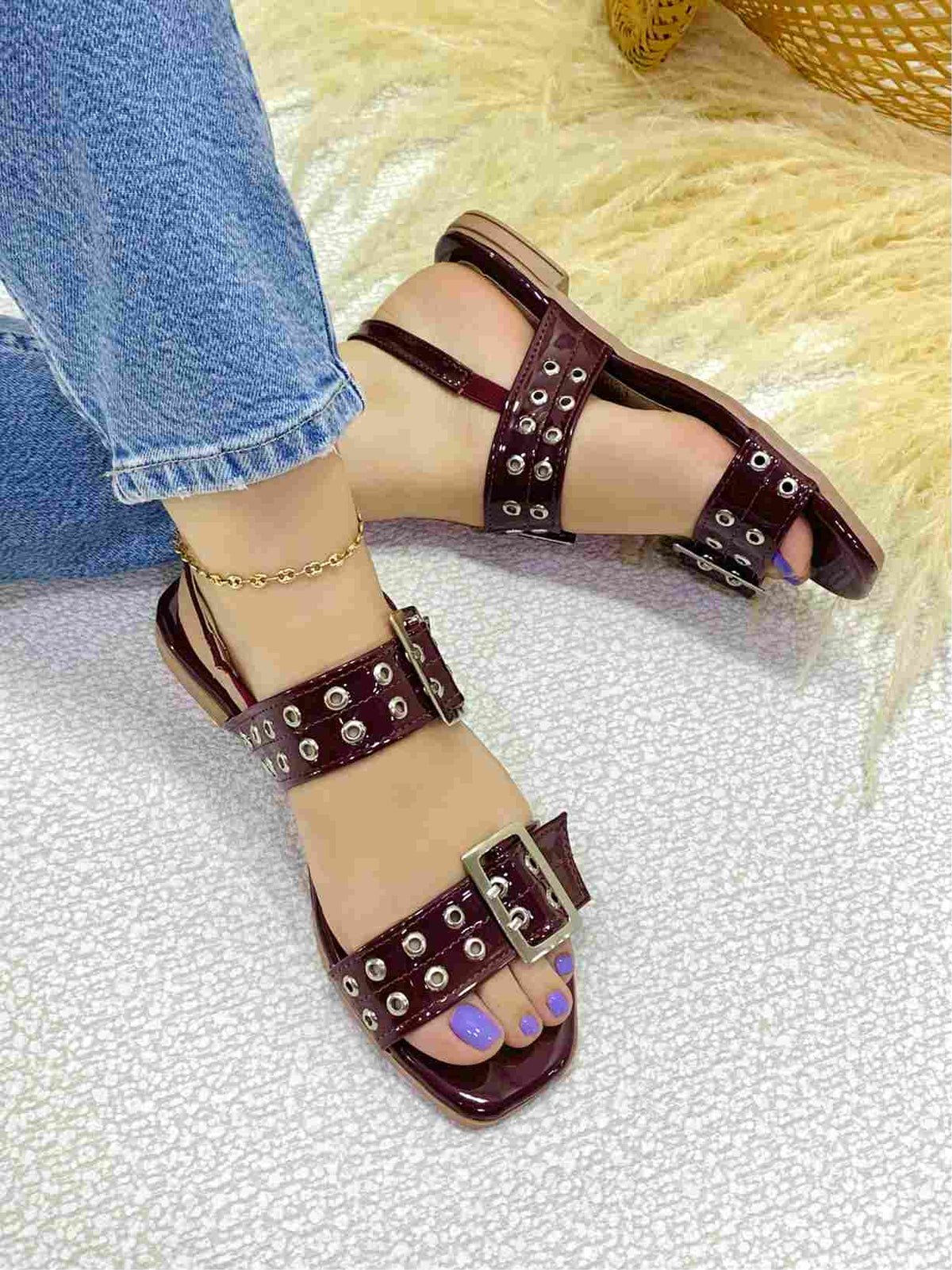SANDALIAS WILD CHIC – ELEGANCIA Y ESTILO